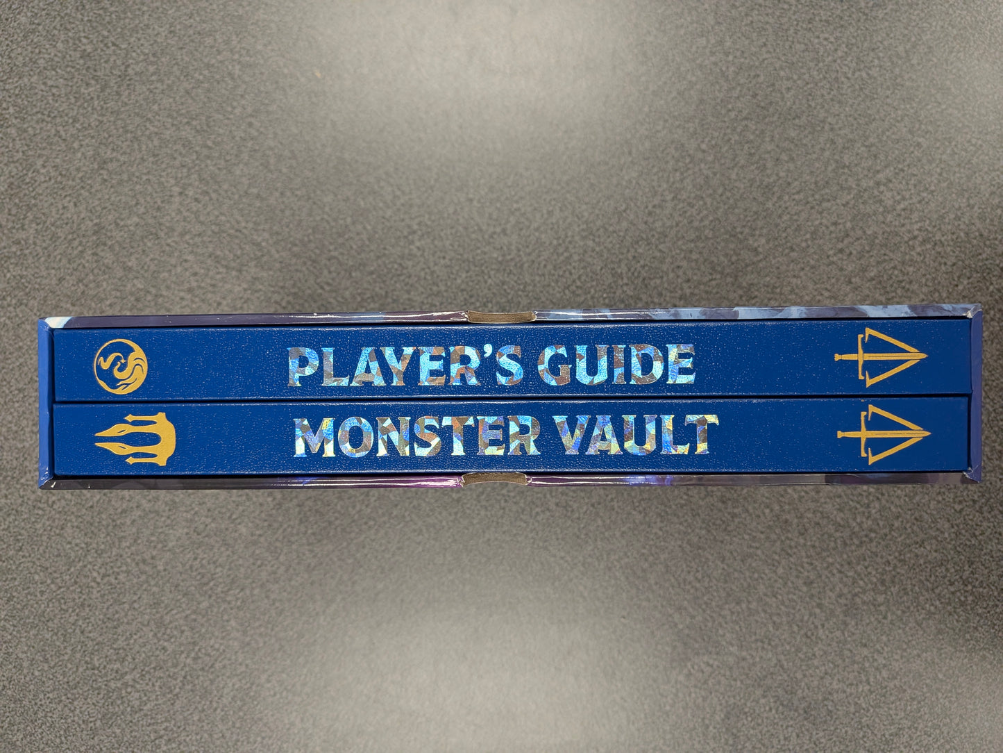 TALES OF THE VALIANT: PLAYER'S GUIDE & MONSTER VAULT (LIMITED EDITION TWO BOOK GIFT SET) *