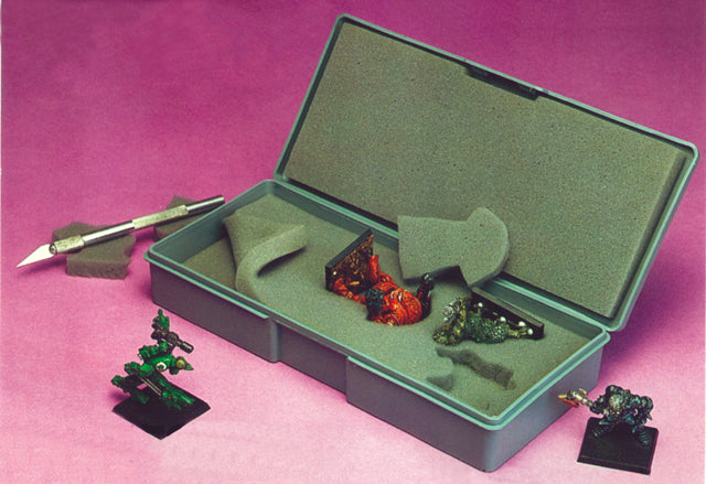 FIGURE CARRYING CASE WITH 3 FOAM SHEETS